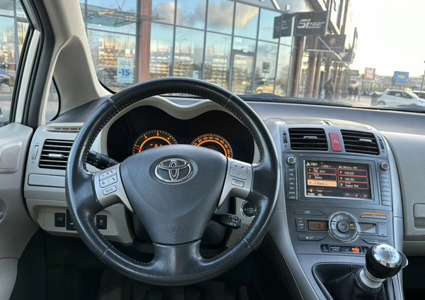 Toyota Auris cena 15900 przebieg: 252000, rok produkcji 2007 z Supraśl małe 137